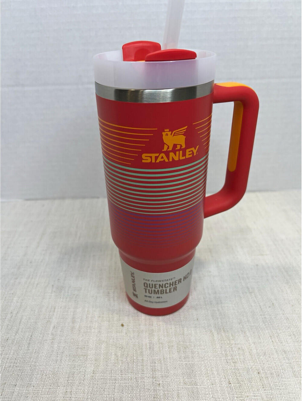 Stanley Quencher H2.0 FlowState 30 oz Striped Magenta Hyper Stripe